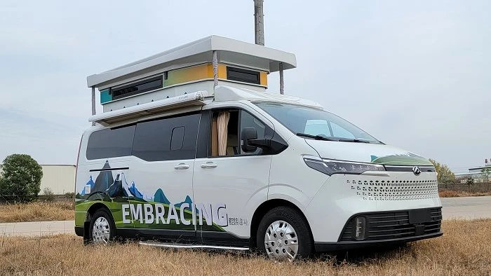 3 Starlight Fashion Pop-top Roof Campervan with MAXUS Chassis(001)